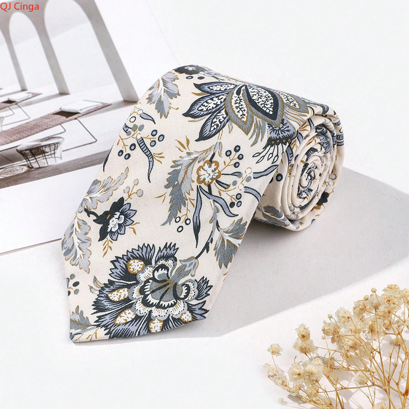 Elegante Krawatte mit Blumenmu – Men'S Accessories Essentials Bewertung und Preis